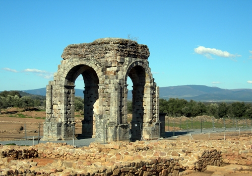 Arco Romano de Caparra